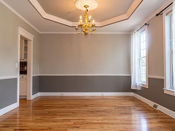 4th image of 8 Cheviot Ct