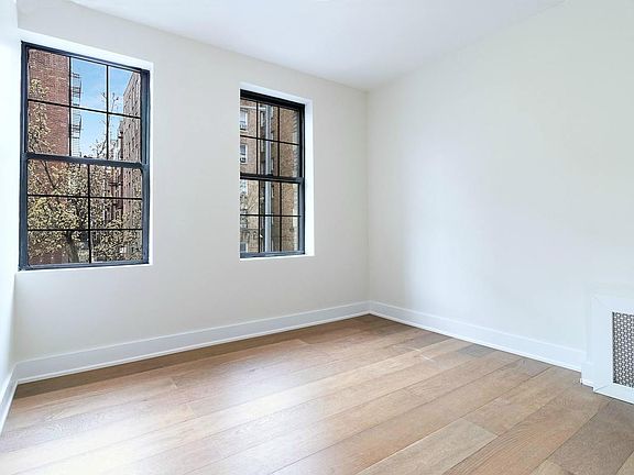 2nd image of 220 Wadsworth Ave APT 201