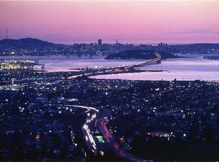 4 Starview Dr, Oakland, CA 94618