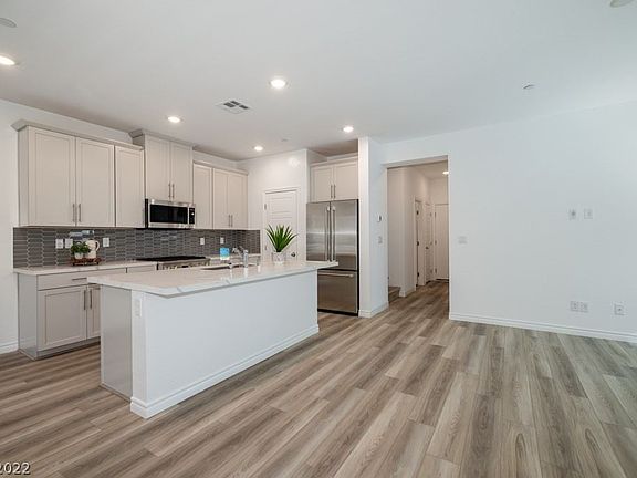 2nd image of 600 N Carriage Hill Dr #1094-1094-