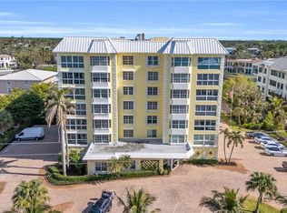 1900 Gulf Shore Blvd N APT 304, Naples, FL 34102