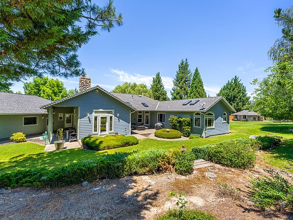 4th image of 155 Kingsgate Way