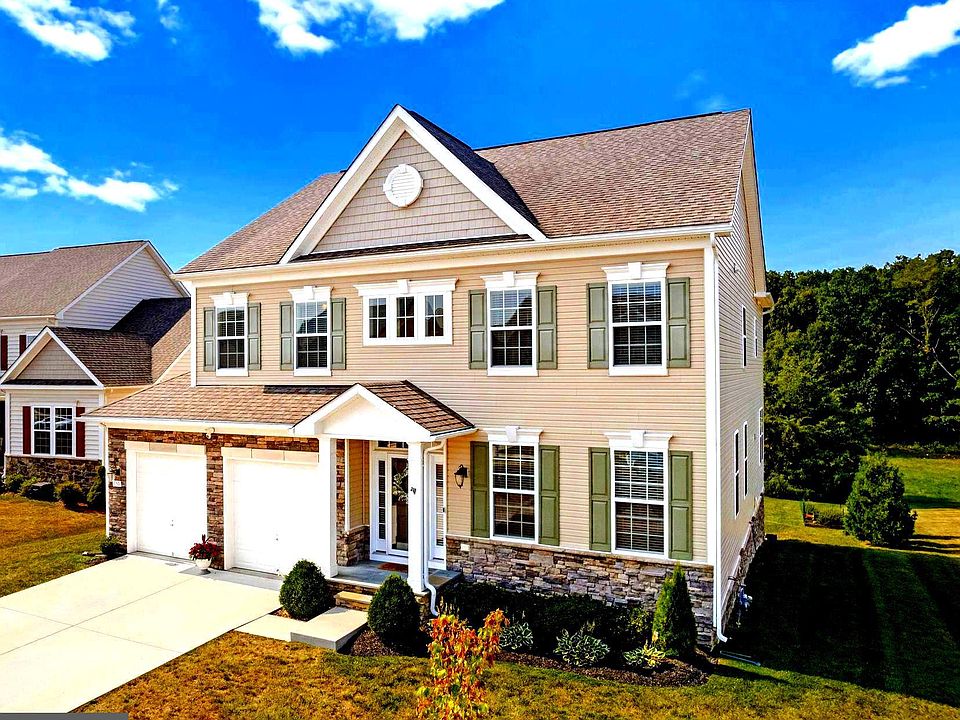 1st image of 130 Ladysmith Dr