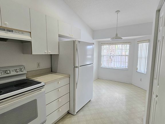 5th image of 19310 Water Oak Dr Unit 204