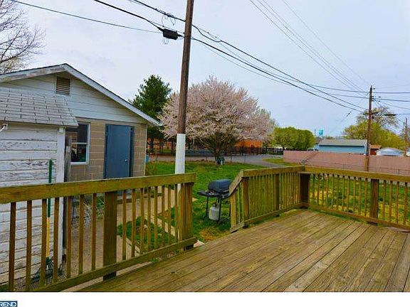 3rd image of 336 Ives Ave