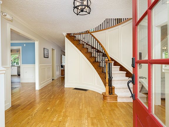 2nd image of 5200 NE 109th St