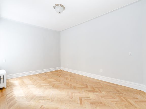3rd image of 225 W 12th St APT 6I