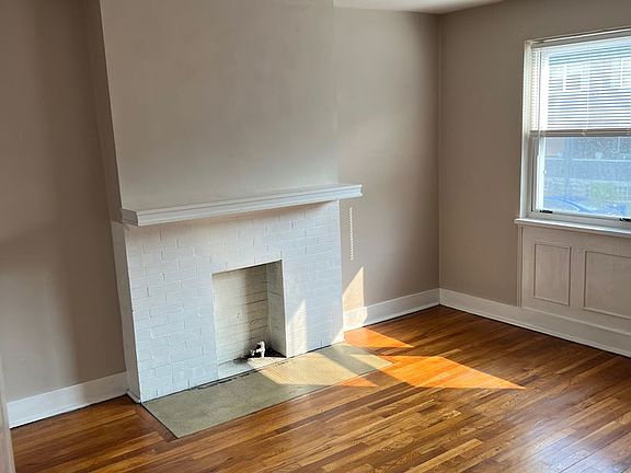 2nd image of 200-223 Gilliland Pl #209