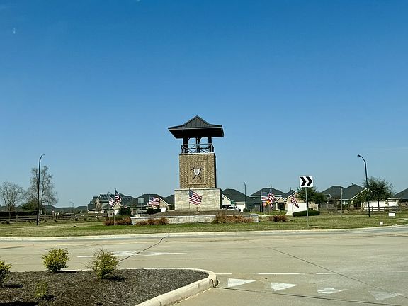 3rd image of 7926 Grandstand Pkwy