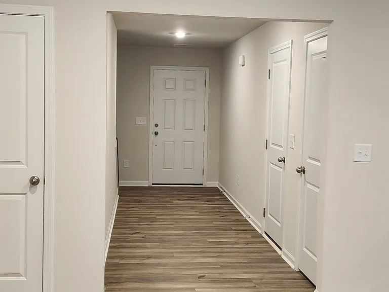 109 Broadtree Cir — Photo 2