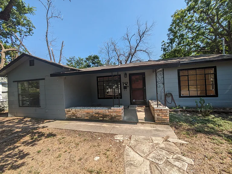 549 W Merriweather St — Photo 2