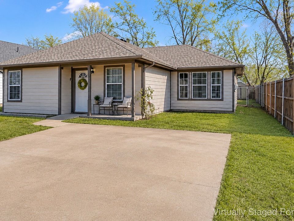1st image of 307 N Carter