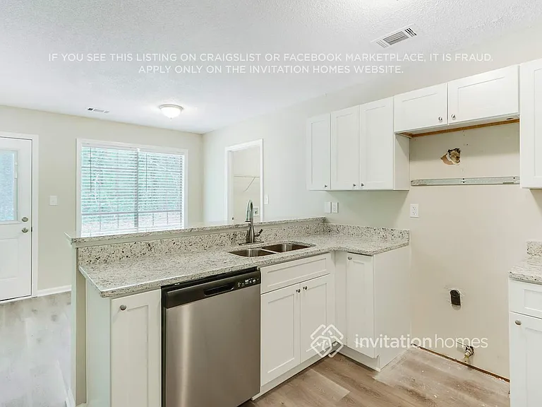 4469 White City Rd — Photo 9