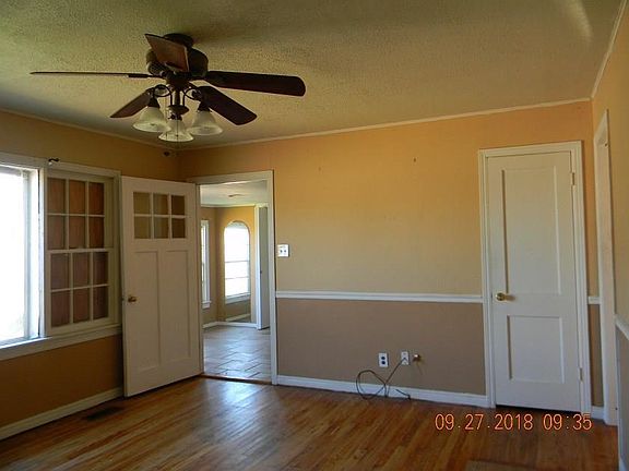 4th image of 105 Thornton Ln