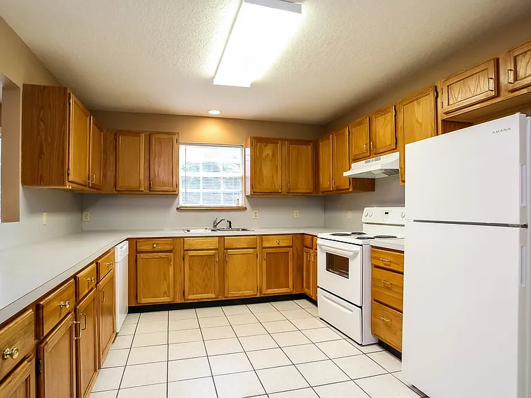 19311 Cypress Bay Dr — Photo 5