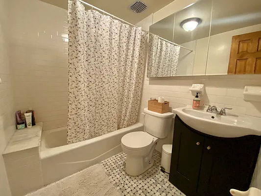 Rented by NY Living Solutions | media 32