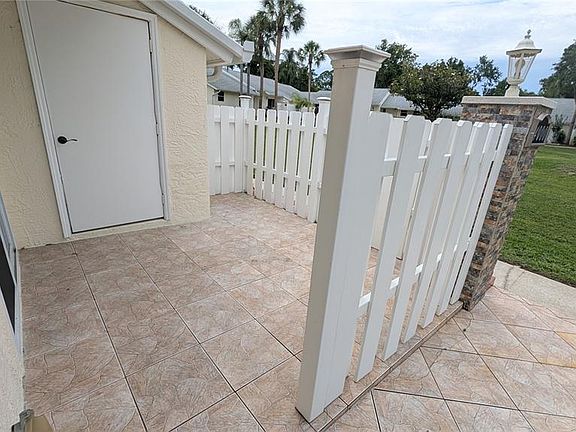 4th image of 4000 Poinciana Ct