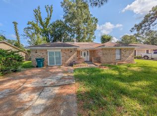 5270 Wildwood Dr, Beaumont, TX 77708