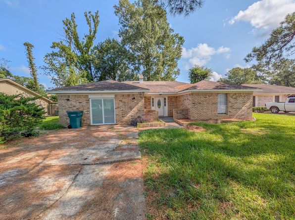 5270 Wildwood Dr