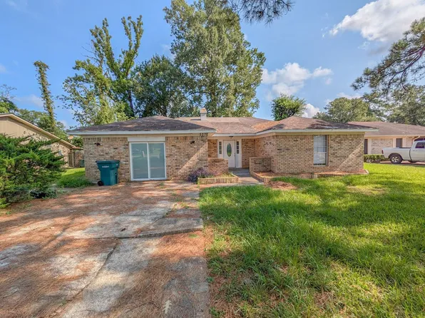 5270 Wildwood Dr, Beaumont, TX 77708