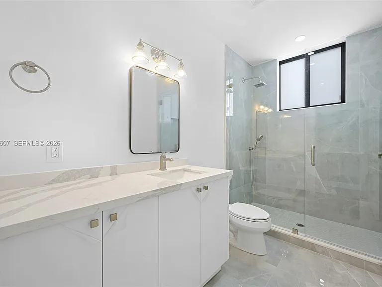 1020 NW 2nd Ave #302 — Photo 2