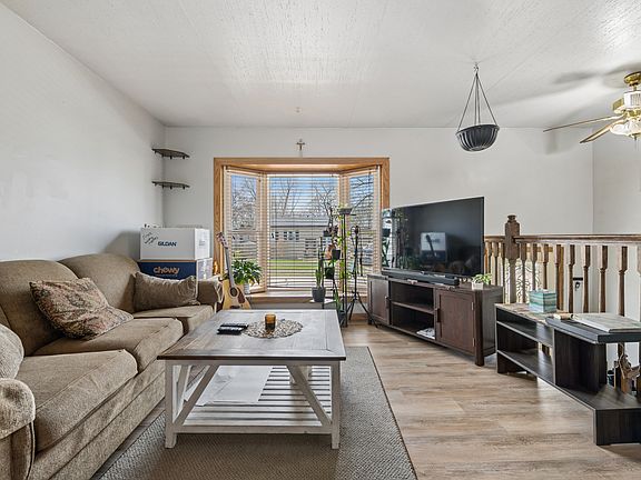 2nd image of 209 Nippert Ave