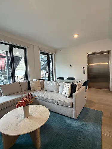 532 Lorimer St #2A Photo 1