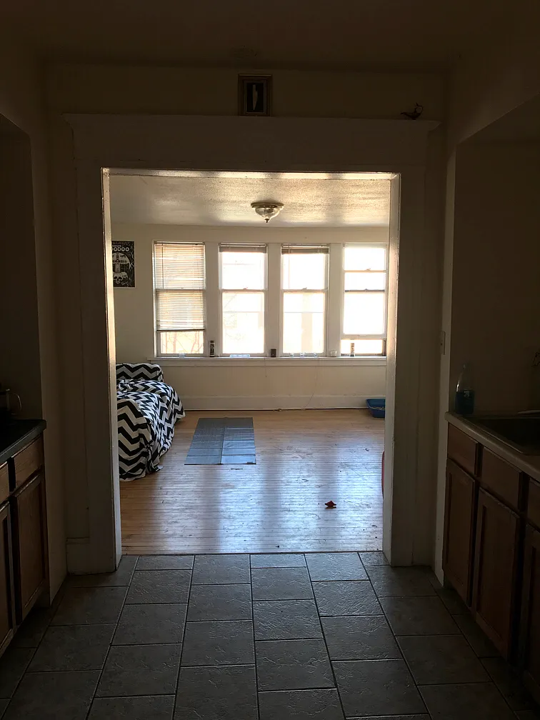 Center St - 4 — Photo 1