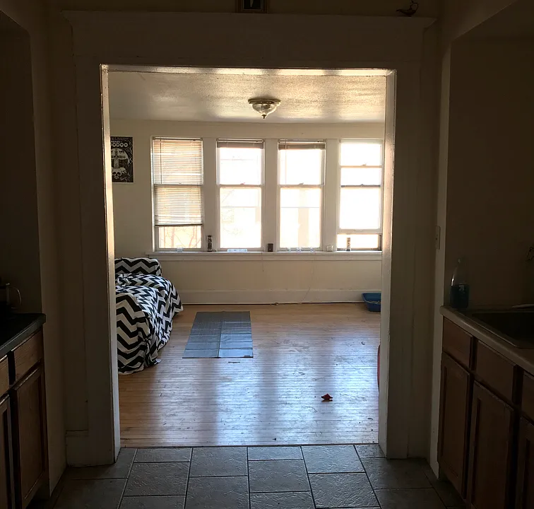 801 E Center St #4