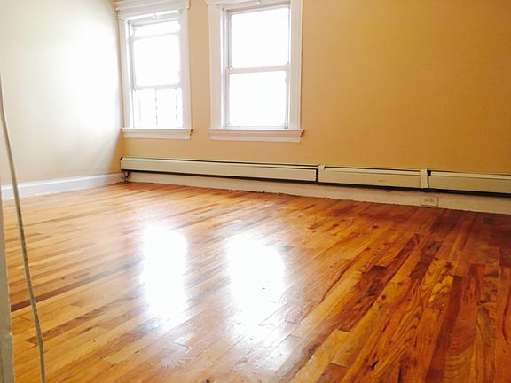 4th image of 122 N 18th St #3