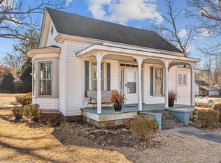 101 Spring St, Lucama, NC 27851