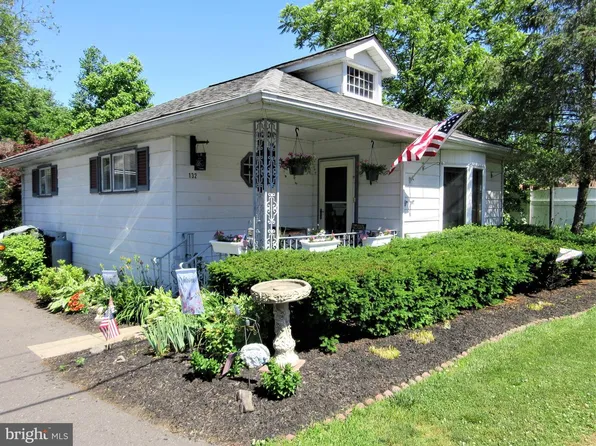 132 Gravel Pike, Green Lane, PA 18054