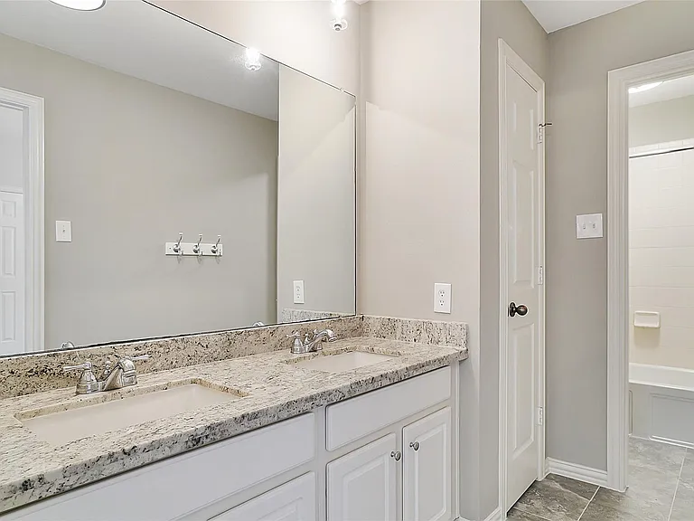 87 N Concord Valley Cir — Photo 46