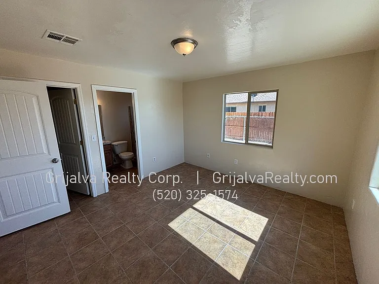 5015 Park — Photo 7