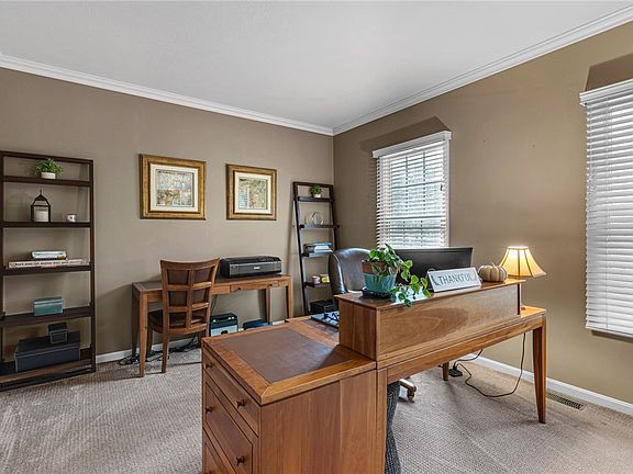4th image of 124 Cherrydale Ct