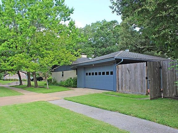 3rd image of 15435 Torry Pines Rd