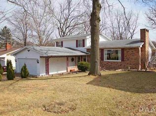 1610 W Willow Wood Dr, Peoria, IL