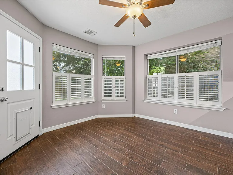 11304 Avering Ln — Photo 7