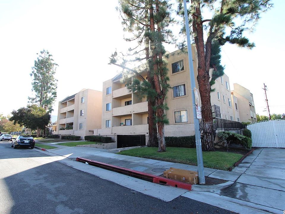 1st image of 460 Salem St APT 17
