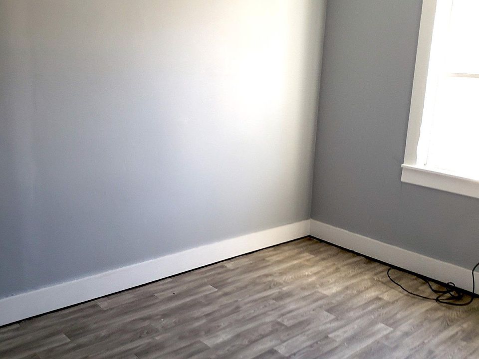 2nd image of 18 Winton Ln #18