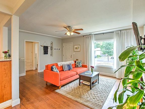 4th image of 4215 52nd St