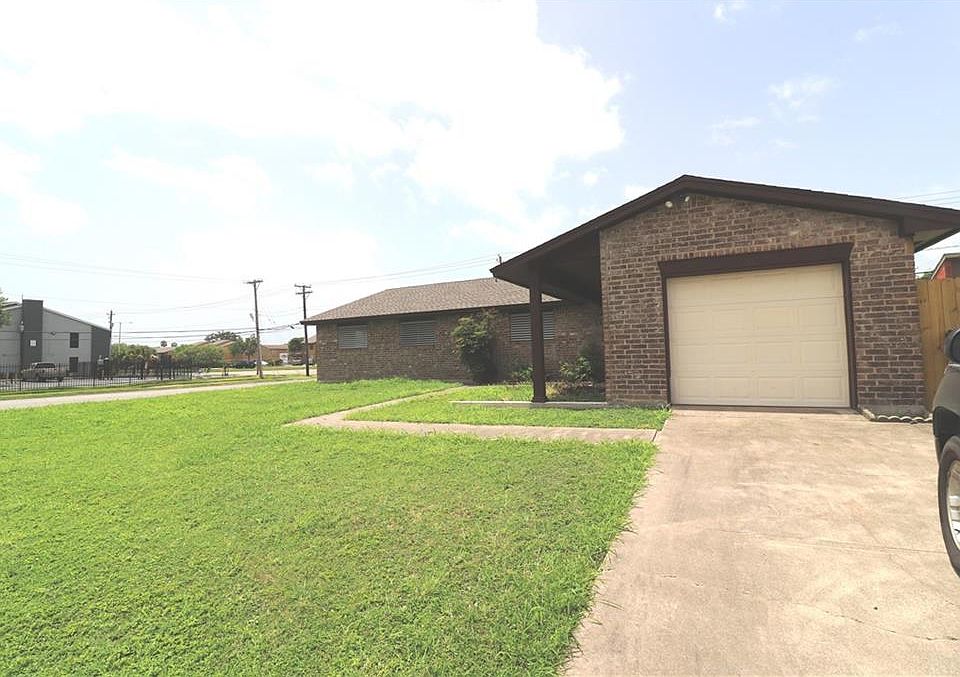 1st image of 3741 Thornberry Ct