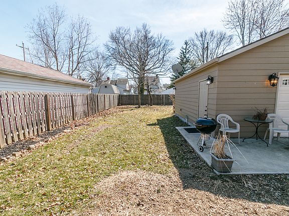 4th image of 17207 Westdale Ave