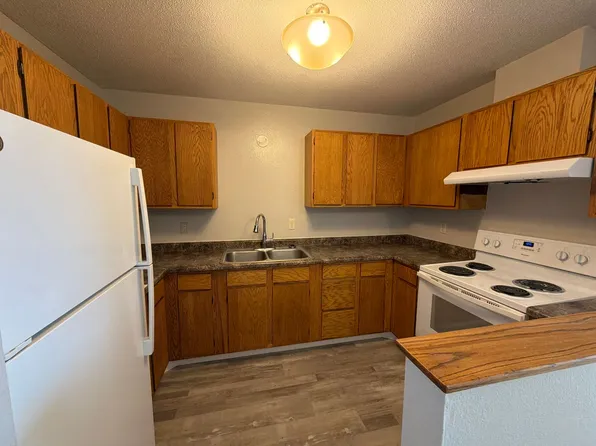 SF4 - 1604 16th Ave SW, 1604 16th Ave SW #3B, Jamestown, ND 58401