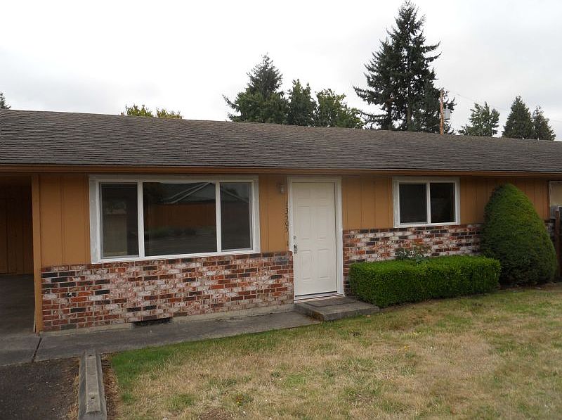 1st image of 13415 NE 76th St