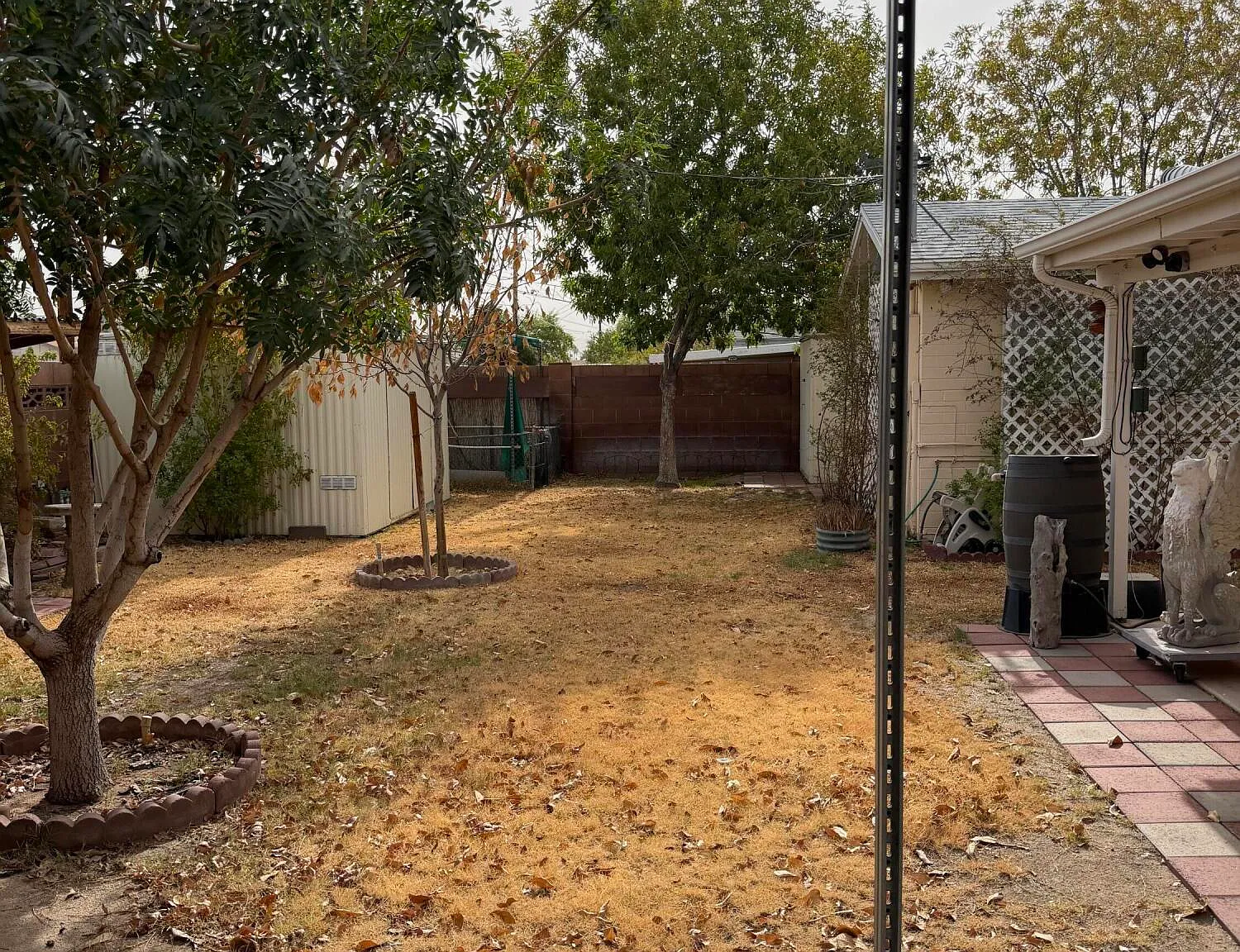 4 bed, 2.0 bath, 1300 sqft, $2,150 — Photo 2
