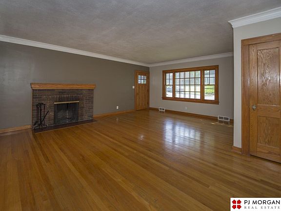 2nd image of 5842 Woolworth Ave