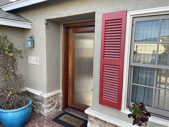 3rd image of 4742 Lorraine Dr