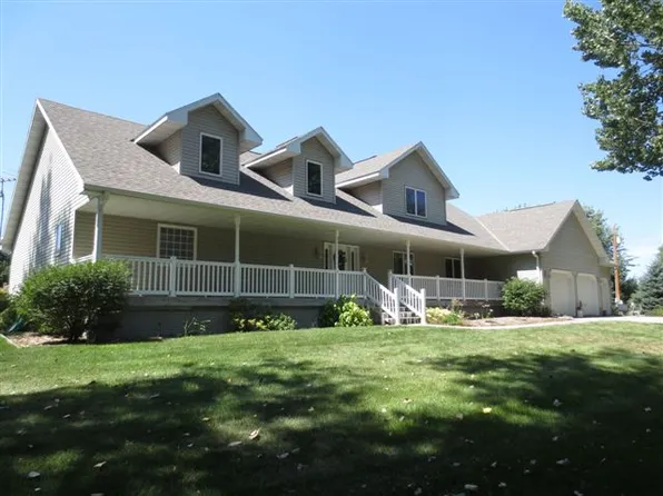 17 Jansen Cir, Saint Paul, NE 68873
