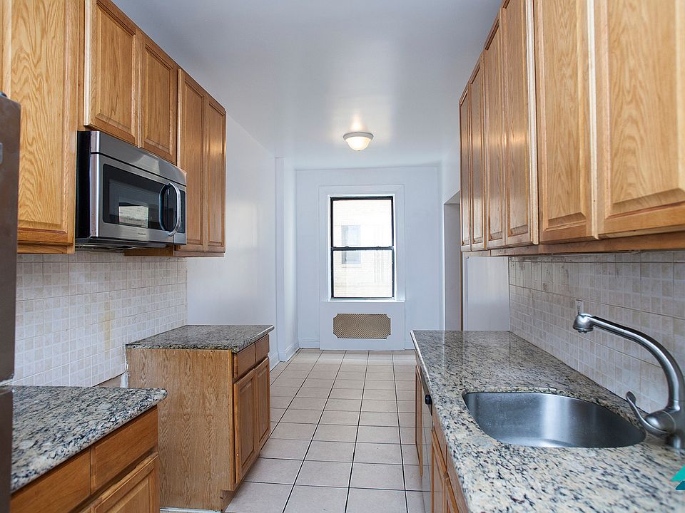1st image of 1035 Washington Ave APT 1S